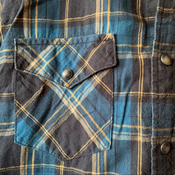 AMERICAN EAGLE 🦅 men’s size small paid button shirt - Picture 3 of 9